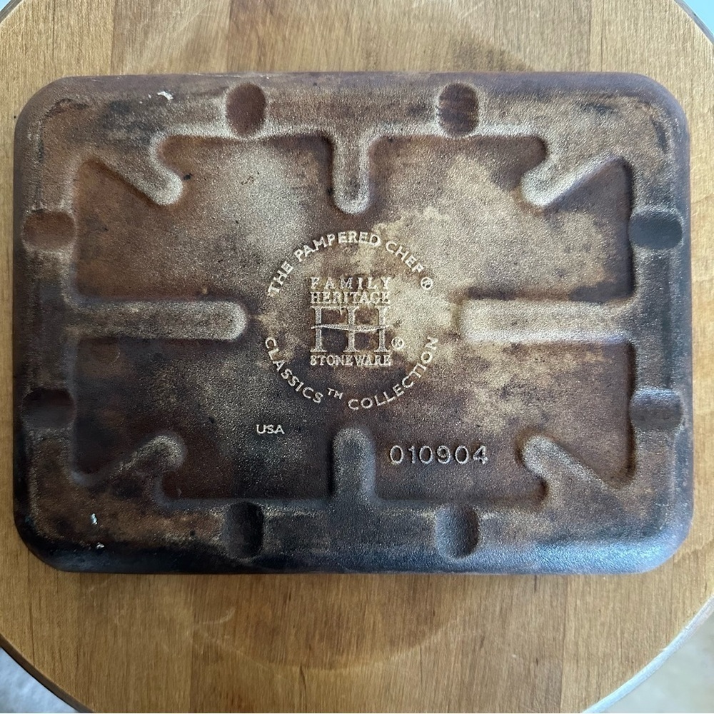 SOLD-Pampered Chef Family Heritage Stoneware 9x7 Inch Small Bar Pan Toaster Oven - Picture 4 of 9